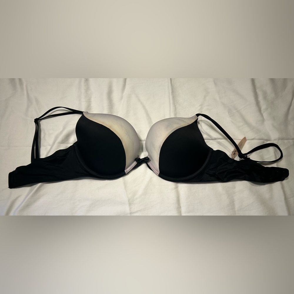 Brand new Victoria’s Secret Very Sexy Push-Up bra size 34D